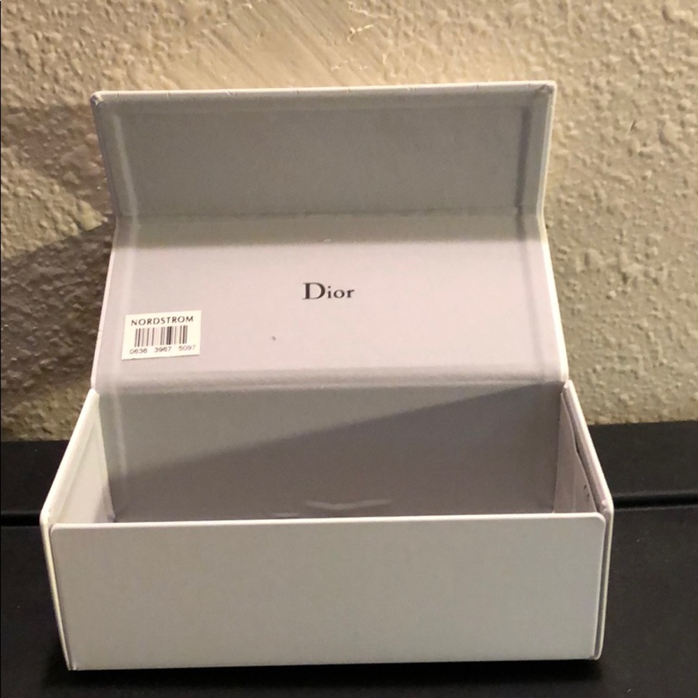 Dior Protective White Hard Case. Includes Cloth. - image 4